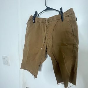 Men’s athletic fit shorts size small